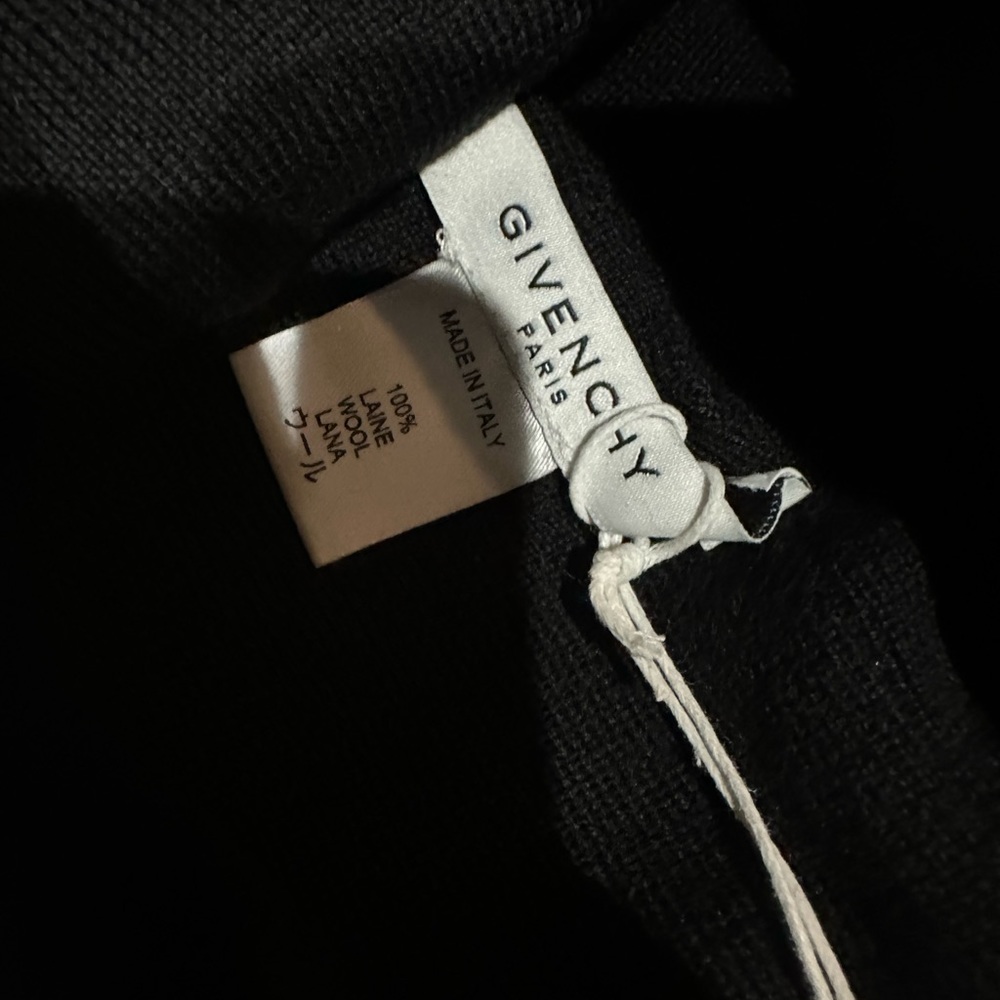 GIVENCHY UNISEX SCRIPT LOGO WOOL BEANIE BLACK RED - Picture 9 of 11